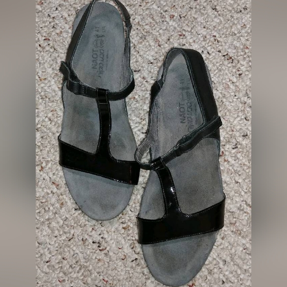 Naot Unicorn leather t-strap sandals - Picture 6 of 9